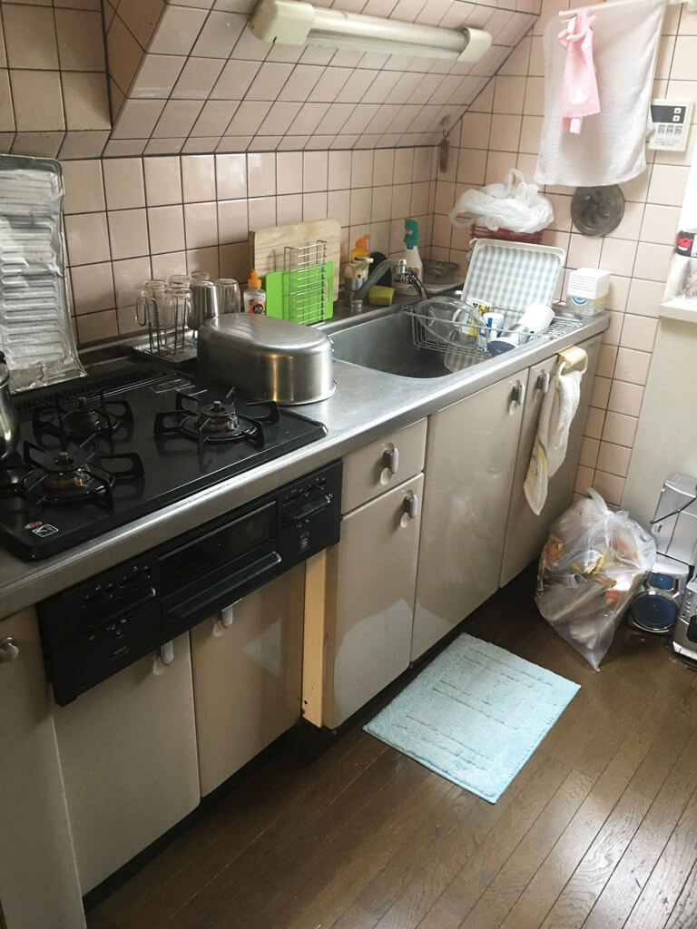 終活不動産　リノベーションの家　桜　リフォーム前キッチン