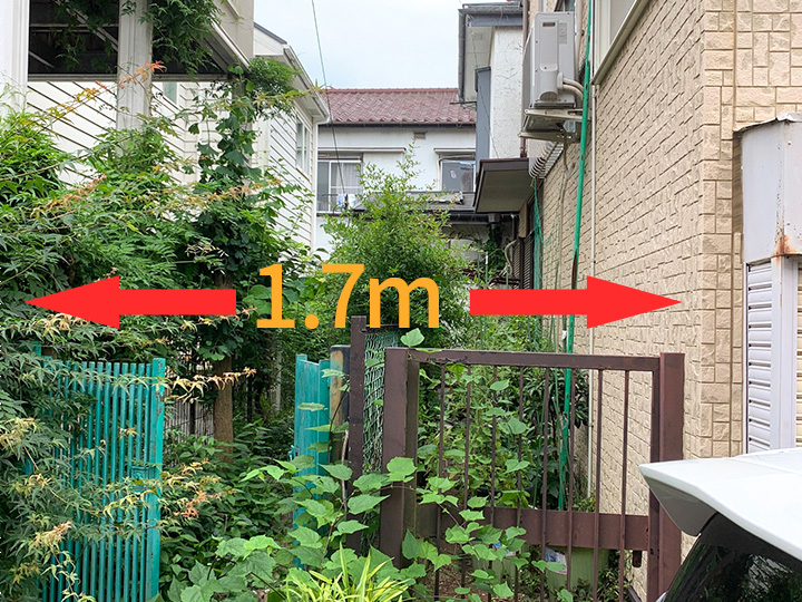 井の頭公園エリアに位置する、間口の狭い戸建て